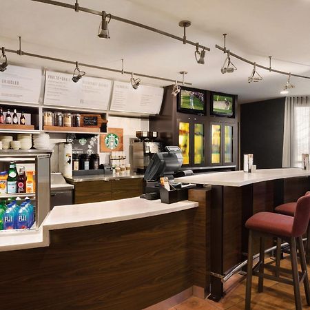Courtyard By Marriott Topeka Ngoại thất bức ảnh