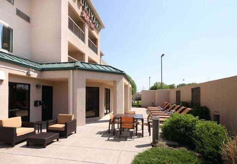 Courtyard By Marriott Topeka Ngoại thất bức ảnh