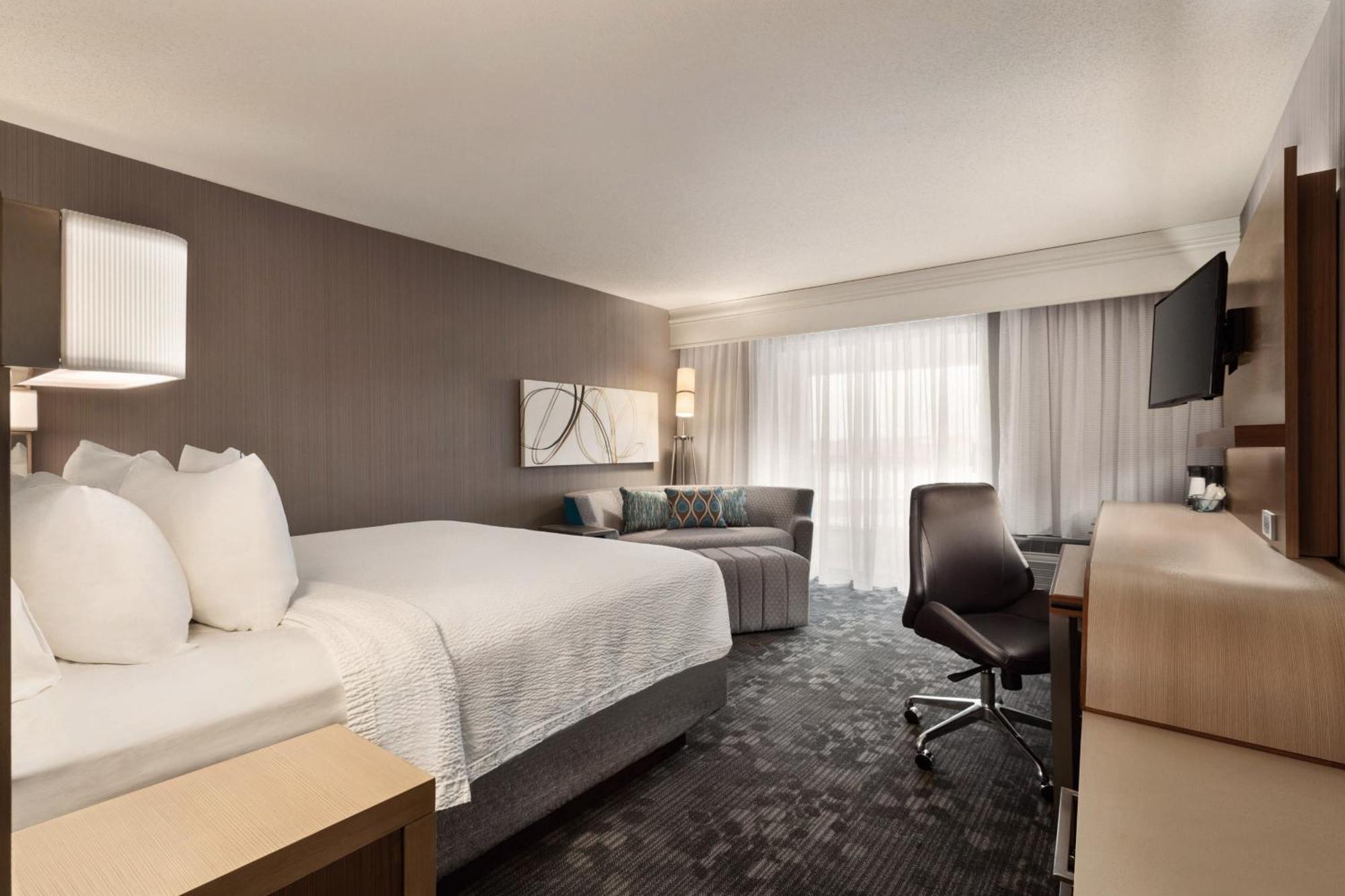 Courtyard By Marriott Topeka Ngoại thất bức ảnh