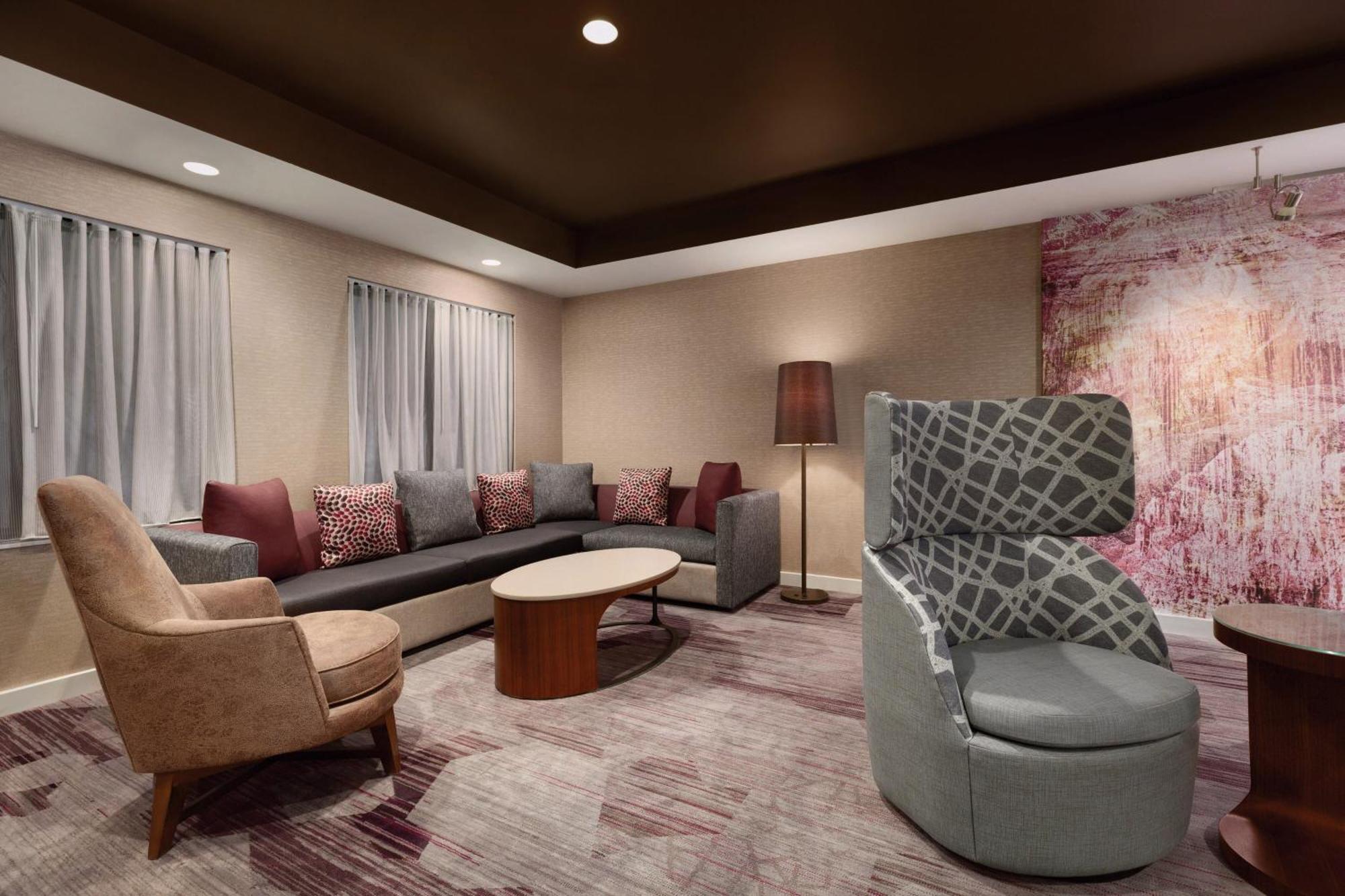 Courtyard By Marriott Topeka Ngoại thất bức ảnh