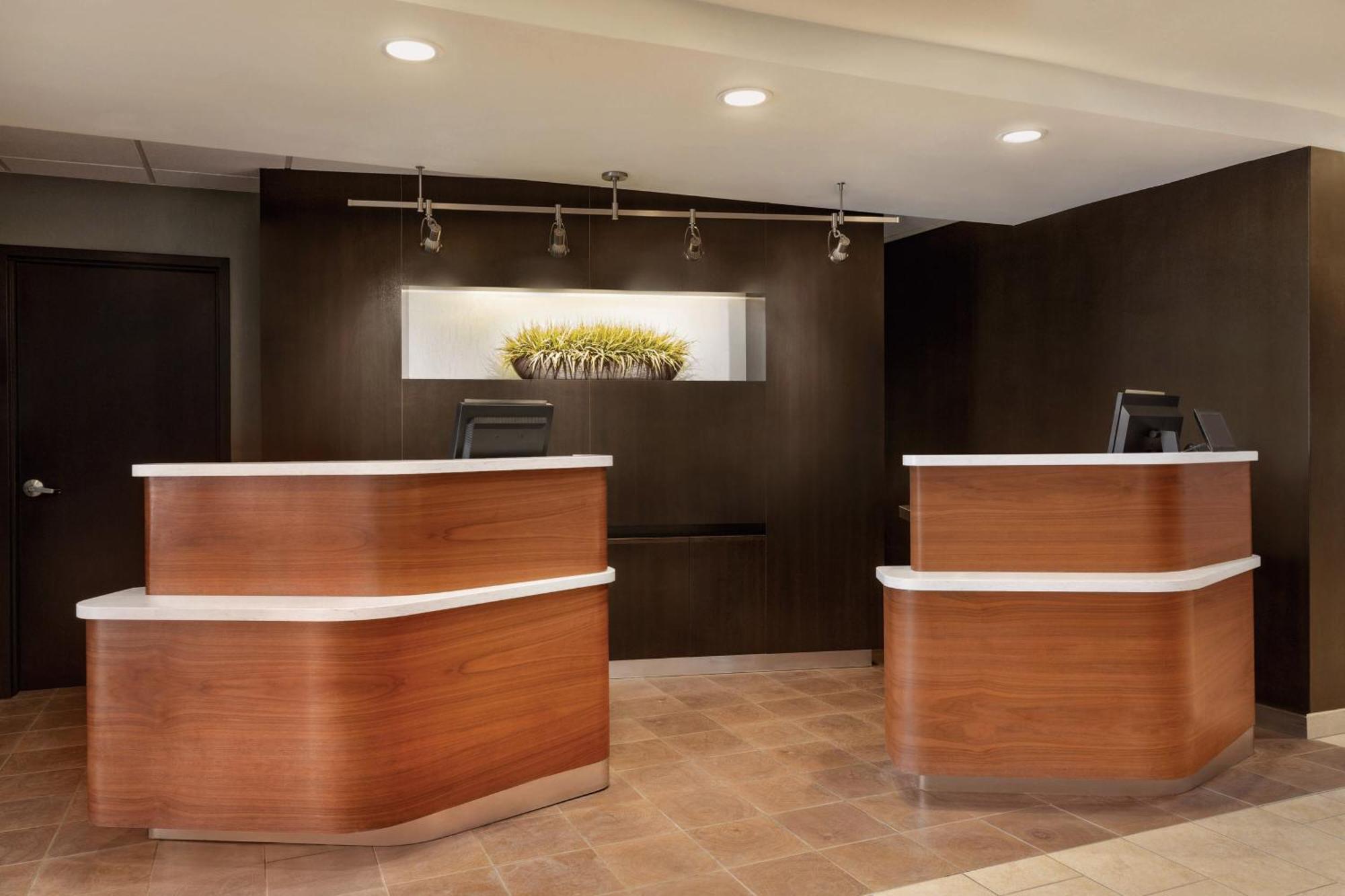 Courtyard By Marriott Topeka Ngoại thất bức ảnh