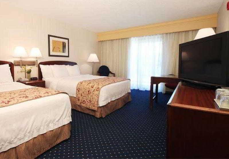 Courtyard By Marriott Topeka Ngoại thất bức ảnh