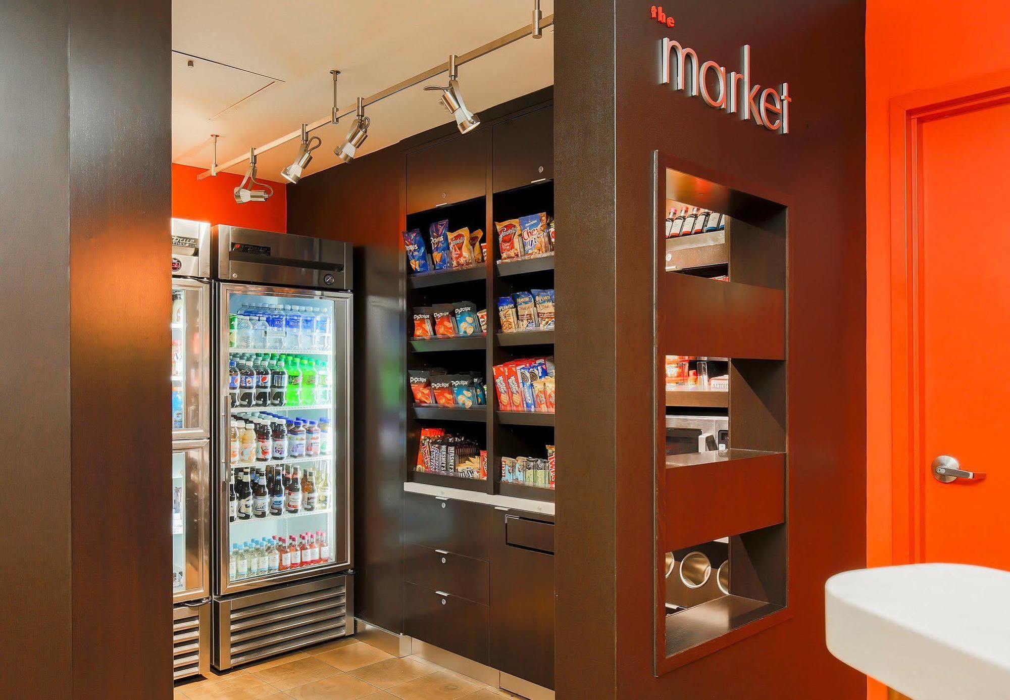 Courtyard By Marriott Topeka Ngoại thất bức ảnh