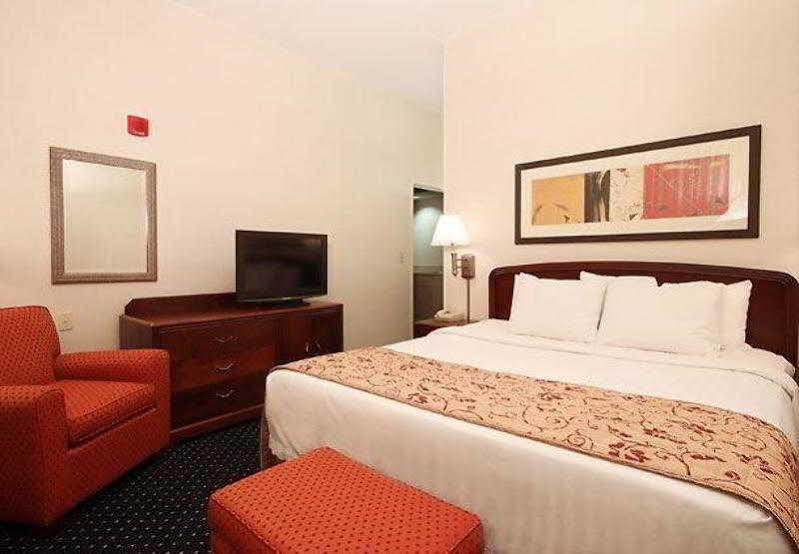 Courtyard By Marriott Topeka Ngoại thất bức ảnh