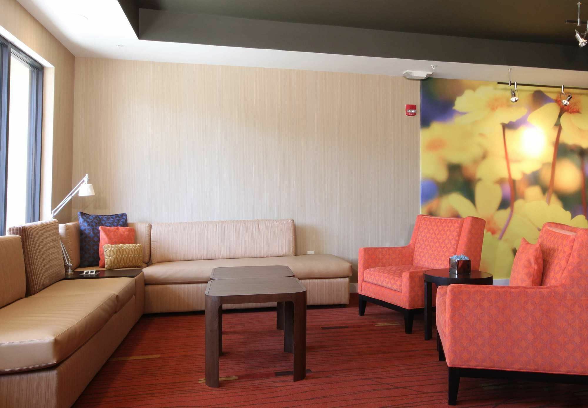 Courtyard By Marriott Topeka Ngoại thất bức ảnh