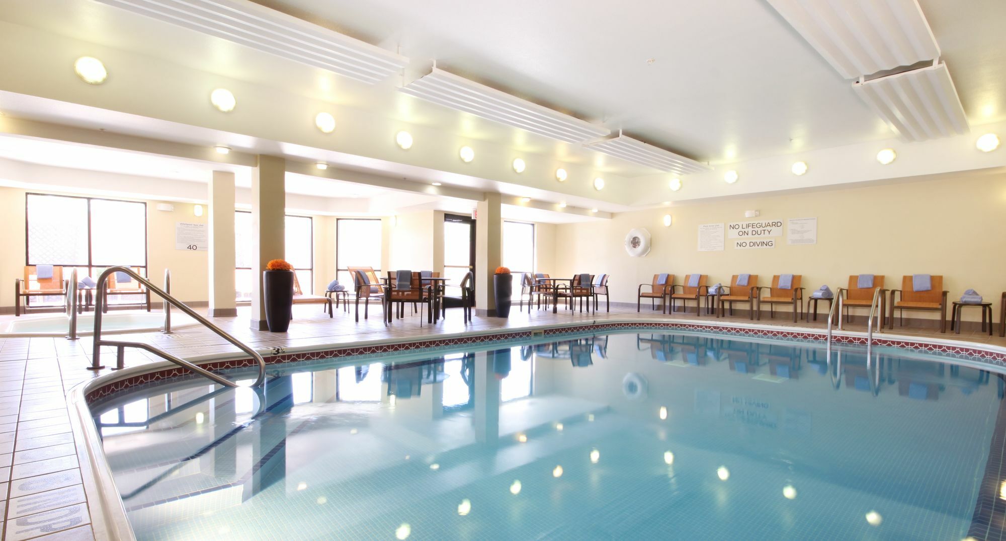 Courtyard By Marriott Topeka Ngoại thất bức ảnh