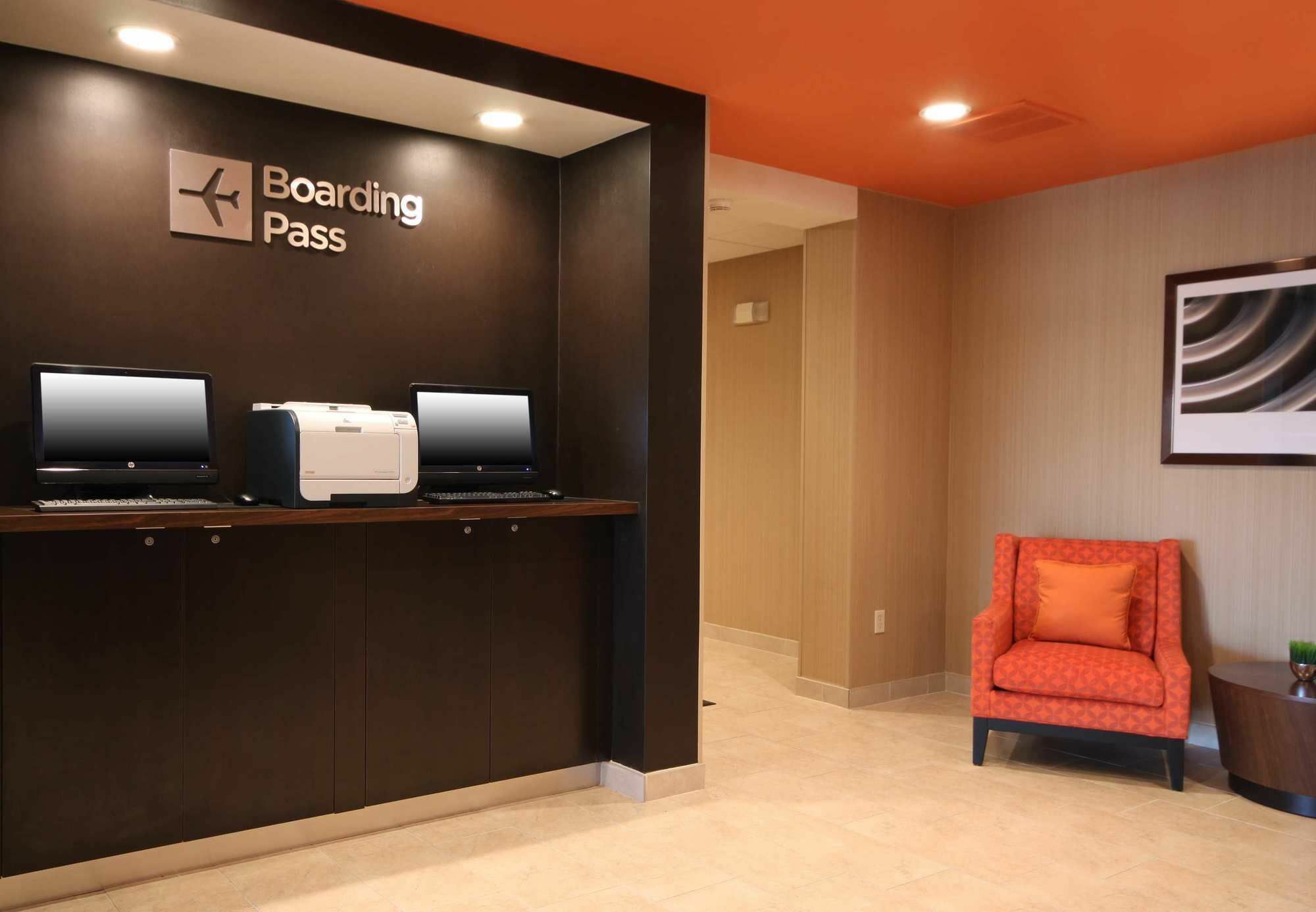 Courtyard By Marriott Topeka Ngoại thất bức ảnh